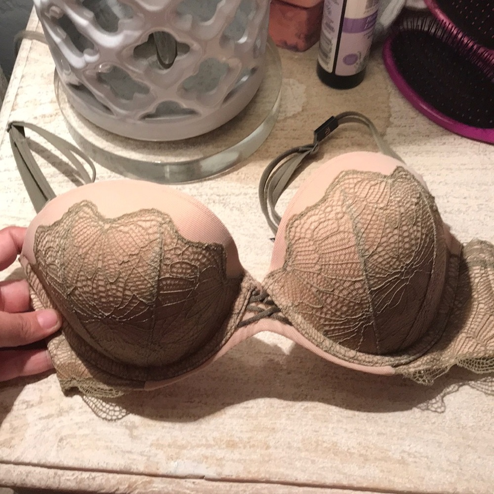 Brand New Victoria’s Secret Bra